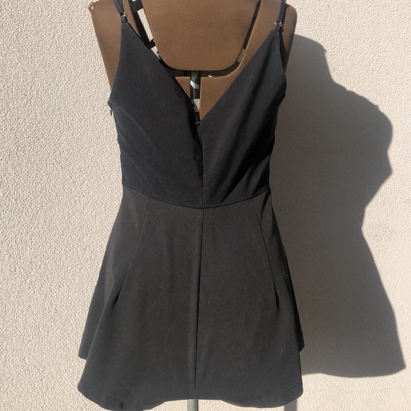 (👚3 for $20) Luvalot black cut out detail Playsuit size 12 - Picture 6 of 9